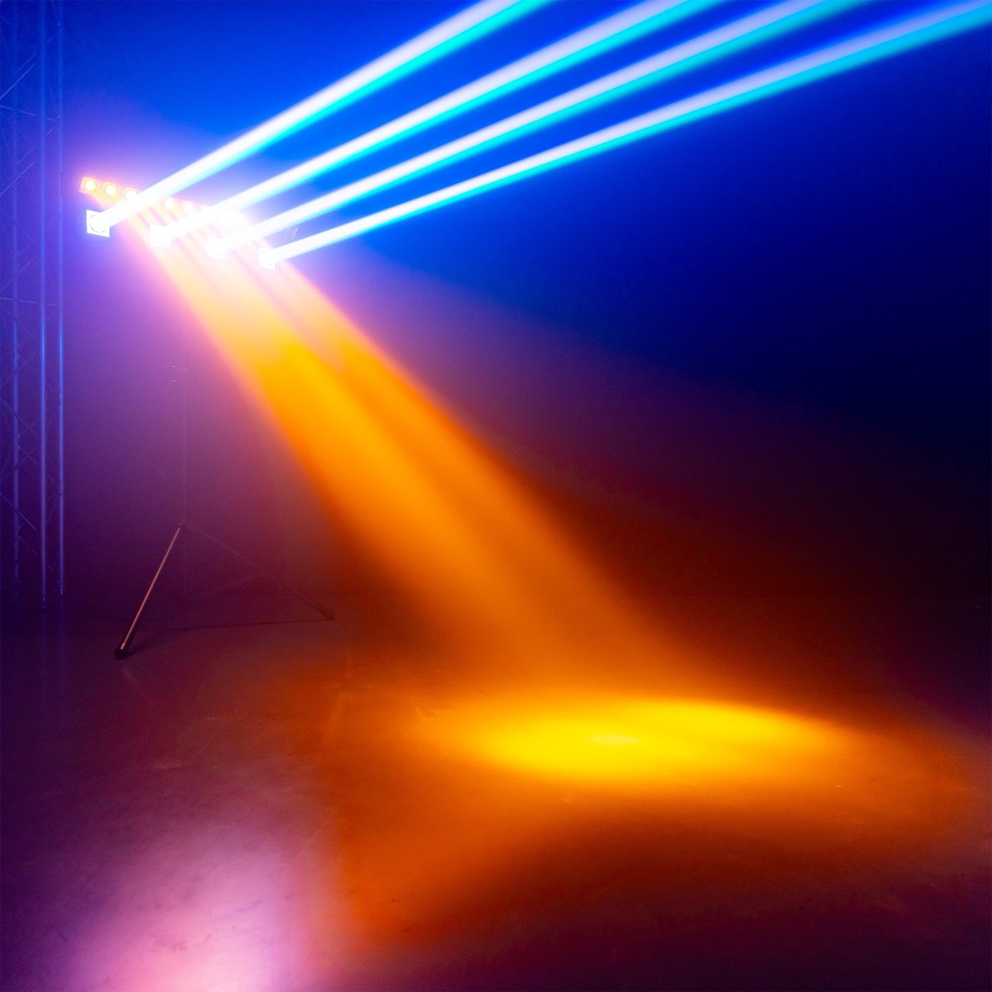 BeamZ ShowBar GO Edge - Barra con 4 Cabezas Móviles y Barra LED/Estroboscópica