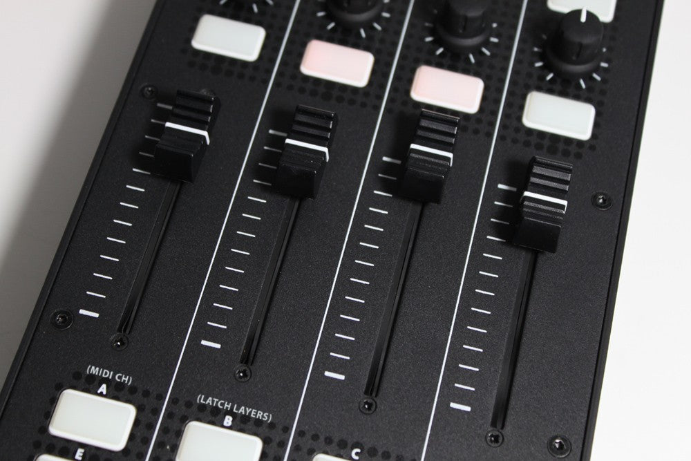 Xone K2 Controlador Midi/USB