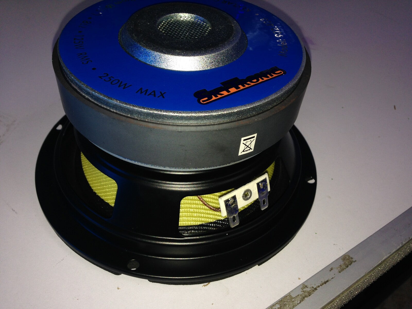 Woofer de 6,5" con cono Kevlar