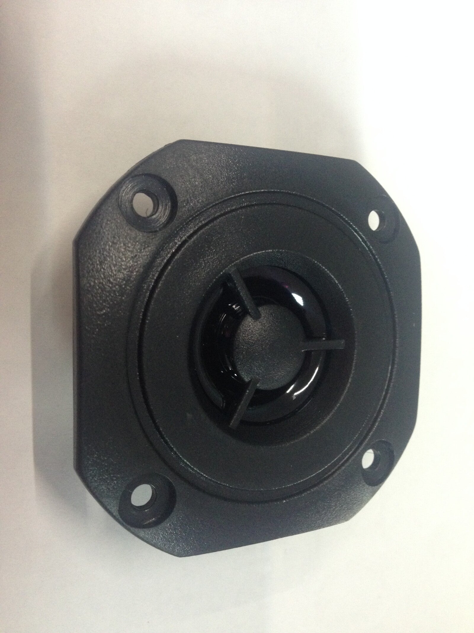 Tweeter de cúpula cuadrada