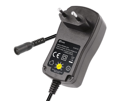 ALIMENTADOR REGULABLE MANUAL 3..12VCC/27W