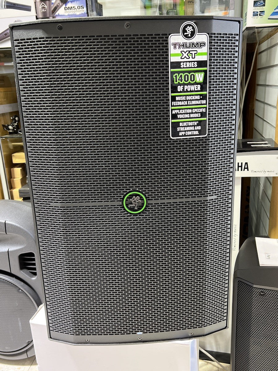 THUMP 215XT Mackye 15 pulgadas