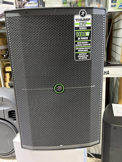 THUMP 215XT Mackye 15 pulgadas