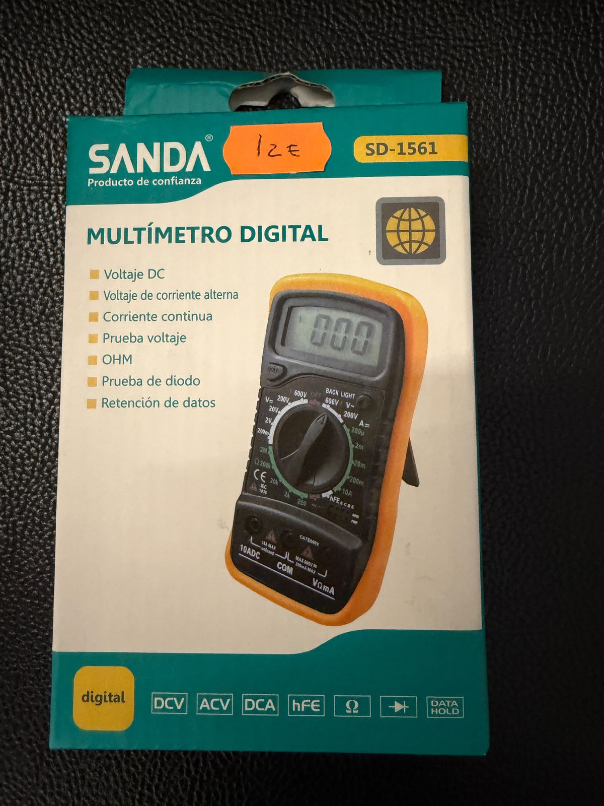 Caja del multímetro digital SANDA SD-1561 con sus funciones de medida y retención de datos